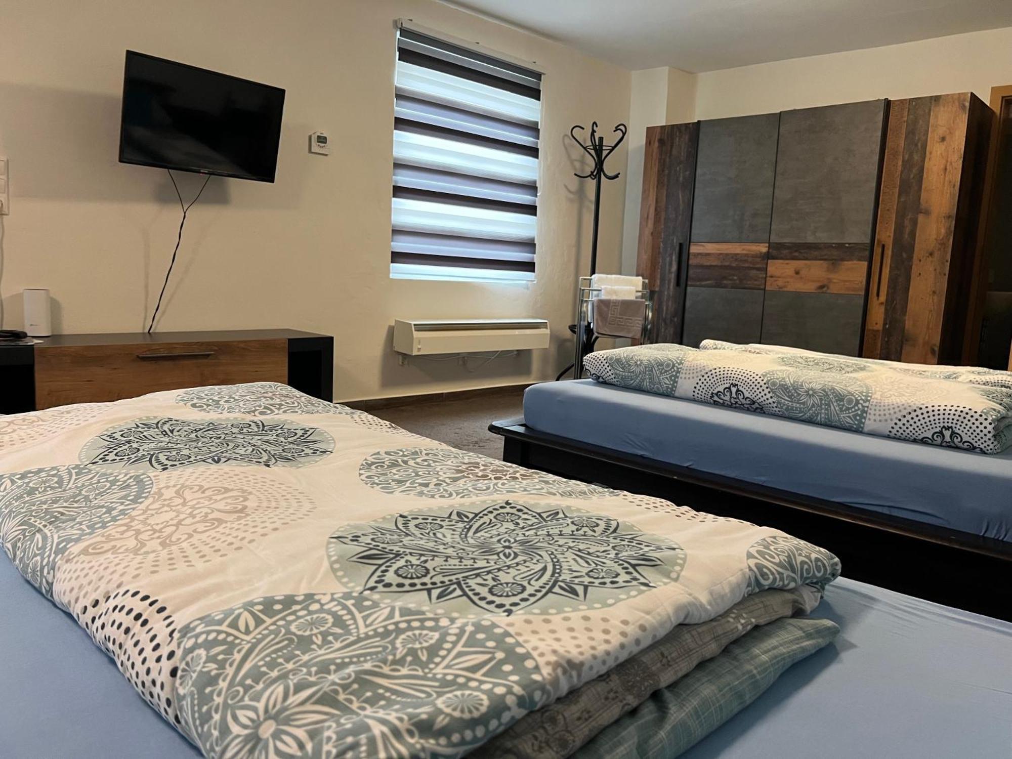 Apartments Und Zimmer Vettweiss エクステリア 写真